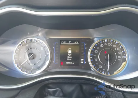 2015 Chrysler 200 Limited из США, поврежденный, VIN 1C3CCCAB5FN670987